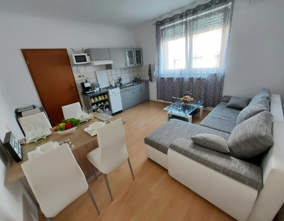 Apartman Palma Marinici  Екстериор снимка
